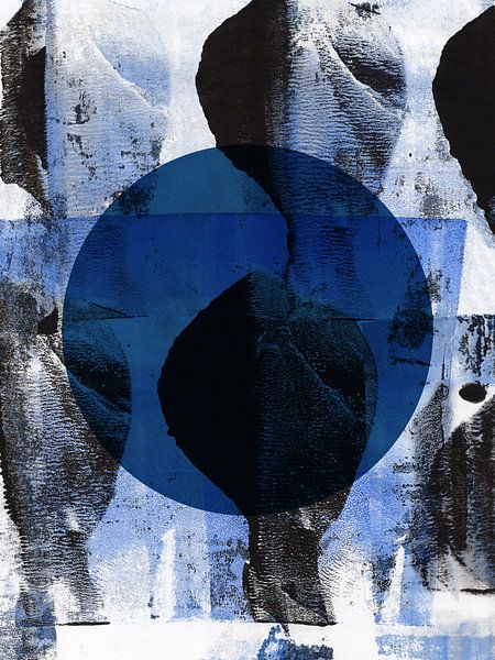 Abstrakte organische Formen in Schwarz, Blau und Weiß. von Dina Dankers