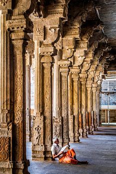Ein meditativer Moment in einem Hindu-Tempel in Indien