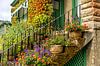 Fleurige planten en bloemen op trap in Butchart Gardens, Canada van Jille Zuidema thumbnail