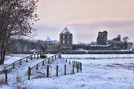 Le château de Montfort en hiver.