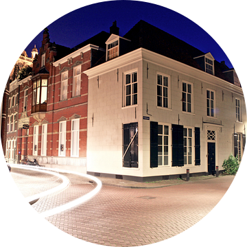 Clarastraat van 's-Hertogenbosch avonds tijdens het blauwe uur van Jasper van de Gein Photography
