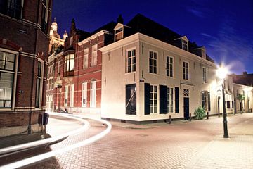 Clarastraat van 's-Hertogenbosch avonds tijdens het blauwe uur van Jasper van de Gein Photography