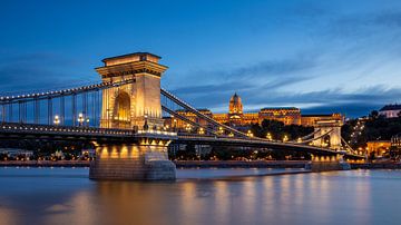 De Kettingbrug over de Donau in Boedapest van Roland Brack