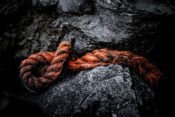 Rocks and Ropes orange van Mattijs kuiper