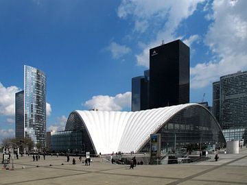 Metro station op La Defense,Parijs van M  van den Hoven