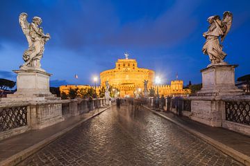 De Engelenbrug in Rome tijdens de avond van Elroy Spelbos Fotografie