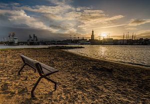 Zonsondergang boven de hanzestad Kampen. sur Michel Knikker