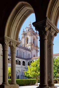 Kloosterkerk en klooster in Alcobaça (Portugal) van Berthold Werner
