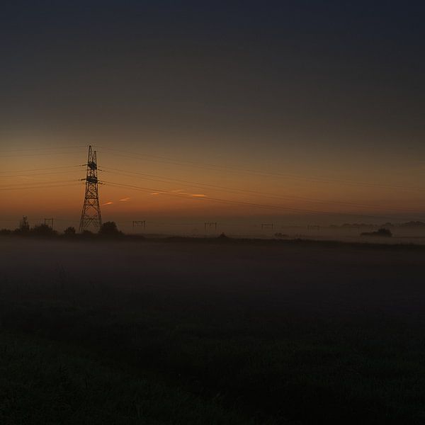Mât électrique dans la lumière du matin par Jan Fotografie