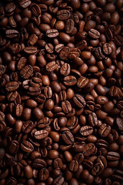 Ein Berg von Kaffeebohnen von Studio XII