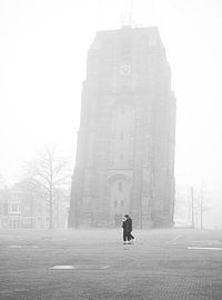 Die Oldehove im Nebel von Laura Pronk