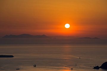 Zonsondergang in Griekenland, Santorini van Barbara Brolsma