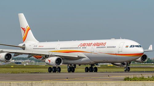 Surinam Airways Airbus A340-300 passagiersvliegtuig.
