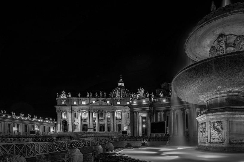 Maderno-Brunnen mit St. Peter im Hintergrund von Rene Siebring