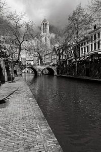 Der Dom von Utrecht, gesehen vom Bauplatz an der Oodegracht in der Nähe der Gaardbrug (stehend)