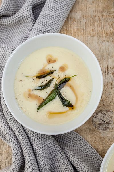 Velouté van knolselderij by Nina van der Kleij