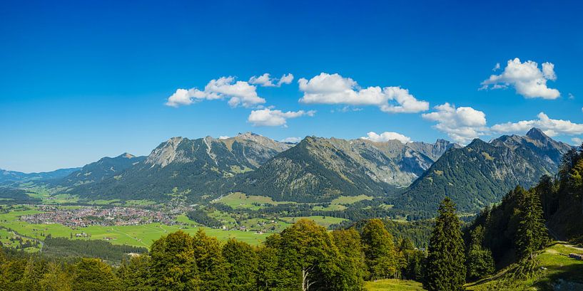 Oberstdorf by Walter G. Allgöwer