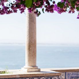 Farbenfroher Aussichtspunkt in Lissabon von Xulé Bogers