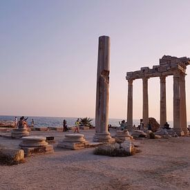 Temple d'Apollon au coucher du soleil II sur Jeroen de Vries
