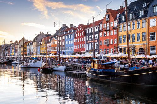 De iconische Nyhavn Kopenhagen in Denemarken van Evert Jan Luchies