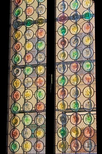 Abstract glas in lood raam met ronde figuren