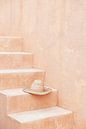 Roze kleurige muren in Marrakech van Leonie Zaytoune thumbnail