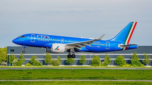 Avion de ligne Airbus A220-100 d'ITA Airways.