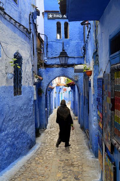 Medina in shades of blue van Zoe Vondenhoff