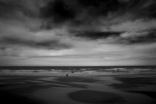 Zeezicht met wolken en golven