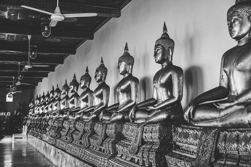 Wat Pho: The Spiritual Heart of Bangkok with the Reclining Buddha by Ken Tempelers
