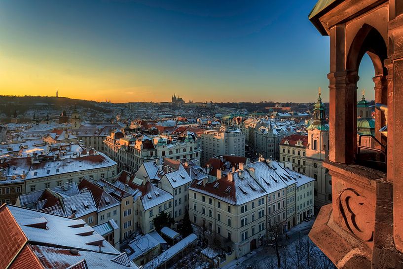 Uitkijktoren op het kasteel van Praag by Roy Poots