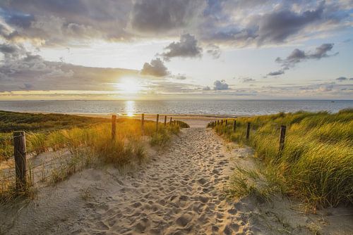 Het strand, de zee en de zon aan de Hollandse kust