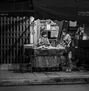 Bangkok la nuit en noir et blanc sur Bart van Lier