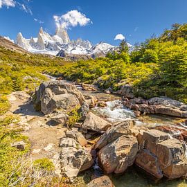 Fitz Roy Cascades und Mount Fitz Roy