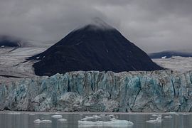 Svalbard - Mystic summer day at the glacier by AylwynPhoto