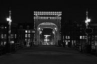Skinny Bridge Amsterdam @ Nacht von Ronald van Kooten Miniaturansicht