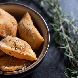 Crescentinis with rosemary by Annemieke Glutenvrij