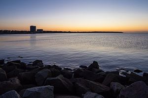 Mole an der Ostseeküste in Warnemünde