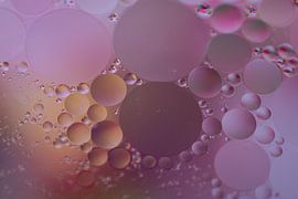 Colored pink drop by BeeldWoord