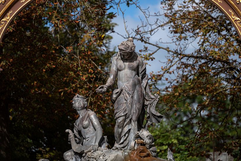 Fontaine d&#039;Amphitrite by Richard Wareham