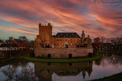 Romantischer Sonnenuntergang am Schloss Huis Bergh