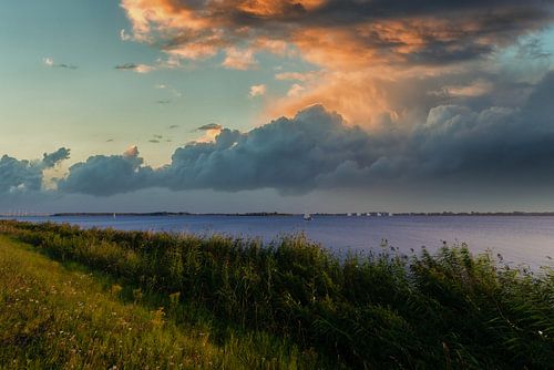 Muiderberg over het water.