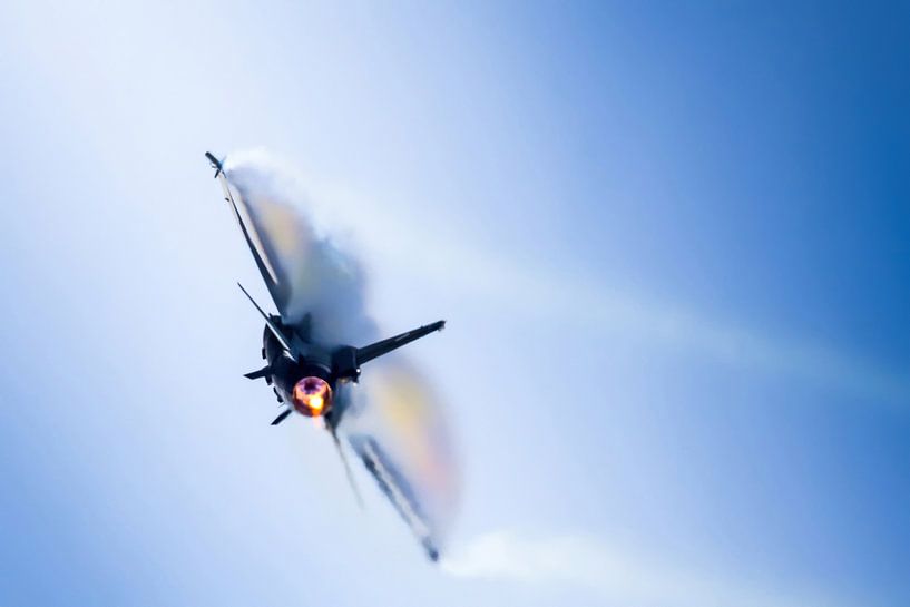 Carrying a rainbow van Nildo Scoop