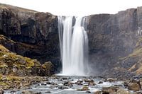 Isländischer Wasserfall