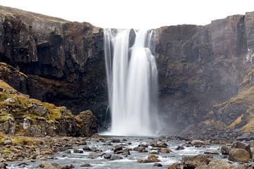 Waterval IJsland ( Gufufoss ) van Ronald Kromkamp
