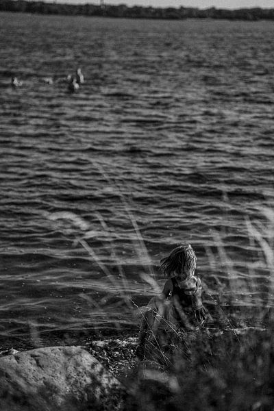 Wind in the hair, silence in the air by Thijs Heinen