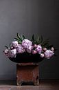 Peonies on red bench by Affect Fotografie thumbnail