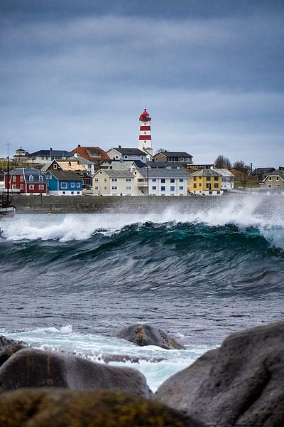 Großer Sturm auf Alnes, Godøy, Norwegen von qtx