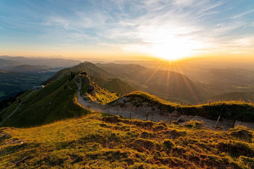 Hiking trail from the Hochgrat to the Hochgratbahn with a view of Oberstaufen by Leo Schindzielorz