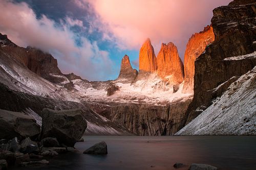 Torres del paine bij zonsopkomst